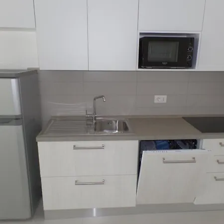 Sunny Vacation With Private Terraces * ביביונה